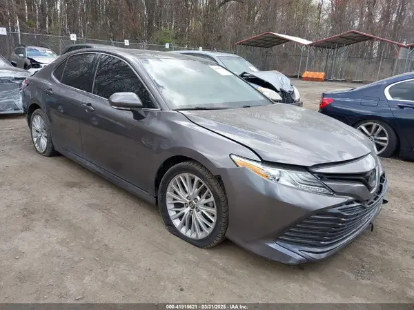 4T1B11HK7KU840270 2019 TOYOTA CAMRY - Image 1