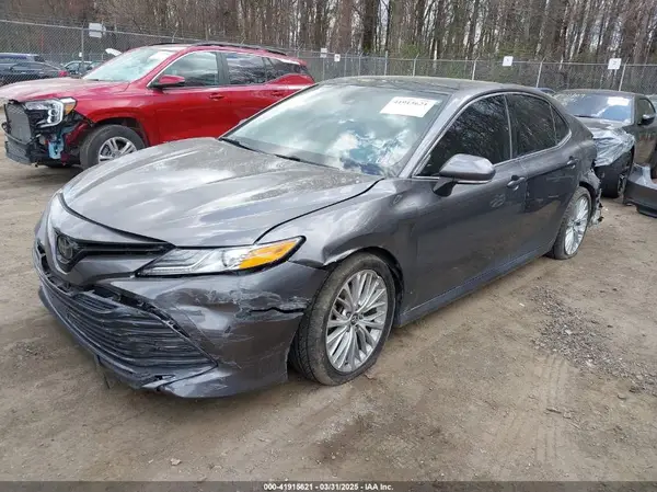 4T1B11HK7KU840270 2019 TOYOTA CAMRY - Image 2