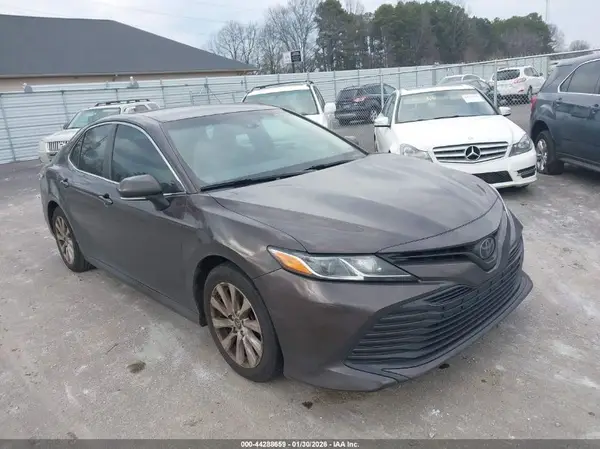 4T1B11HK7KU840866 2019 TOYOTA CAMRY - Image 1