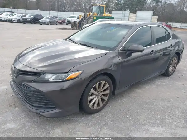 4T1B11HK7KU840866 2019 TOYOTA CAMRY - Image 2