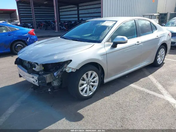 4T1B11HK7KU848322 2019 TOYOTA CAMRY - Image 2