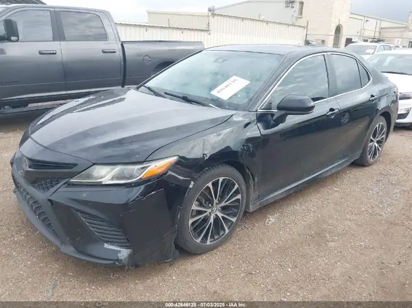 4T1B11HK8JU003591 2018 TOYOTA CAMRY - Image 2