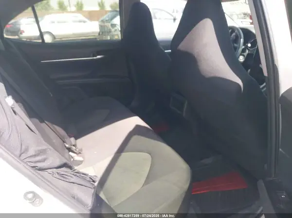 4T1B11HK8JU003817 2018 TOYOTA CAMRY - Image 8