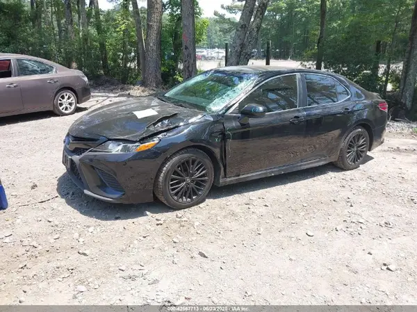 4T1B11HK8JU004935 2018 TOYOTA CAMRY - Image 2