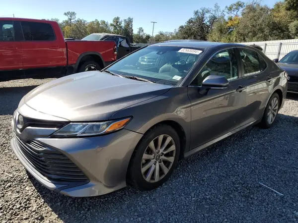 4T1B11HK8JU011562 2018 TOYOTA CAMRY - Image 1