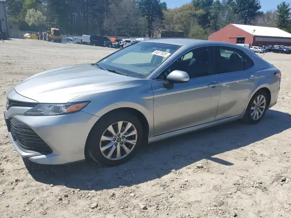 4T1B11HK8JU013487 2018 TOYOTA CAMRY - Image 1