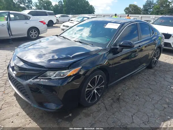 4T1B11HK8JU016213 2018 TOYOTA CAMRY - Image 2