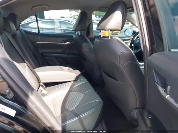 4T1B11HK8JU016213 2018 TOYOTA CAMRY - Image 8