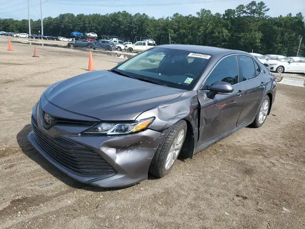 4T1B11HK8JU017118 2018 TOYOTA CAMRY - Image 1