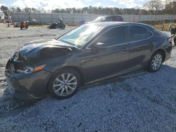 4T1B11HK8JU017314 2018 TOYOTA CAMRY - Image 1