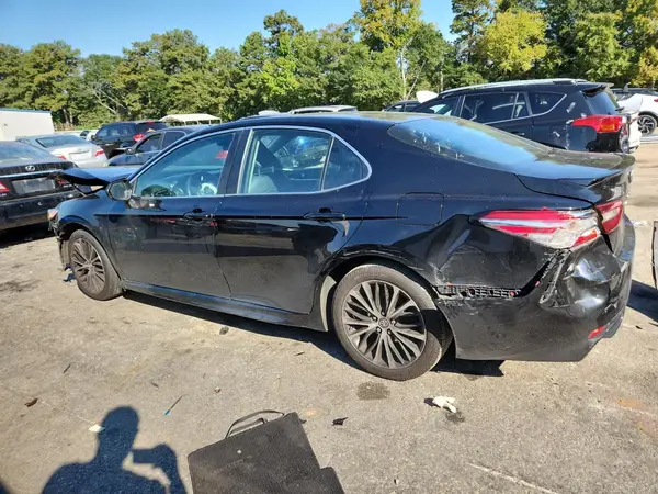 4T1B11HK8JU021623 2018 TOYOTA CAMRY - Image 2