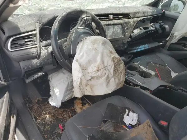 4T1B11HK8JU025042 2018 TOYOTA CAMRY - Image 8