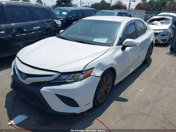 4T1B11HK8JU026420 2018 TOYOTA CAMRY - Image 2