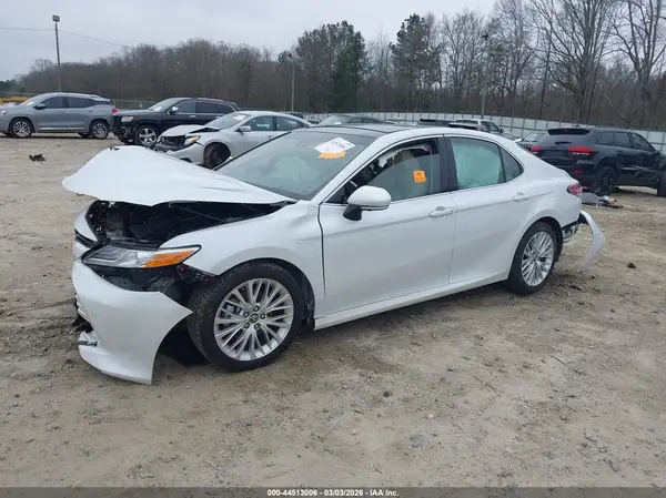 4T1B11HK8JU026496 2018 TOYOTA CAMRY - Image 2