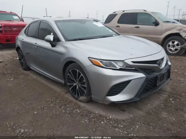 4T1B11HK8JU027969 2018 TOYOTA CAMRY - Image 1