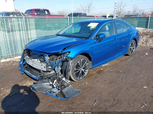 4T1B11HK8JU029155 2018 TOYOTA CAMRY - Image 2