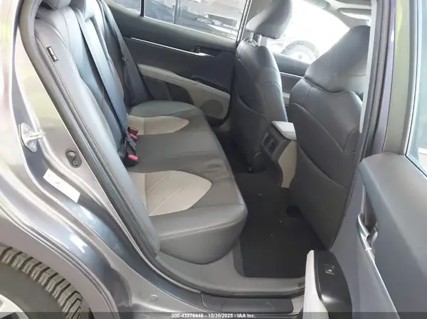 4T1B11HK8JU032511 2018 TOYOTA CAMRY - Image 8