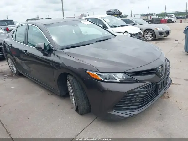 4T1B11HK8JU032959 2018 TOYOTA CAMRY - Image 1