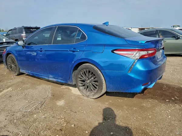4T1B11HK8JU033187 2018 TOYOTA CAMRY - Image 2