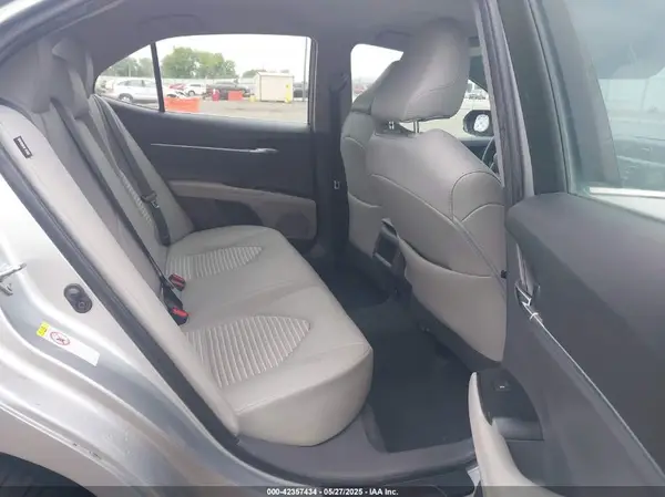 4T1B11HK8JU033819 2018 TOYOTA CAMRY - Image 8