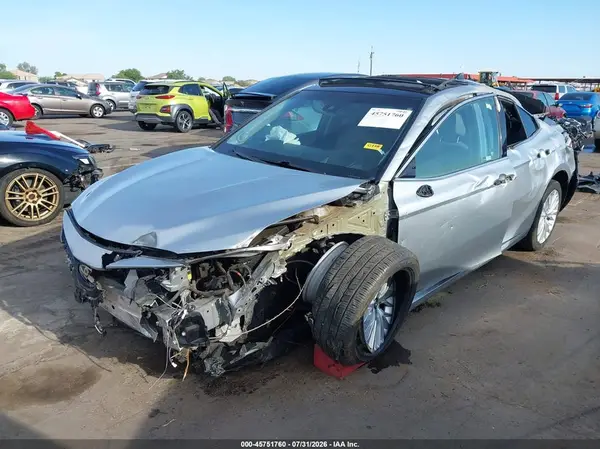 4T1B11HK8JU034095 2018 TOYOTA CAMRY - Image 2