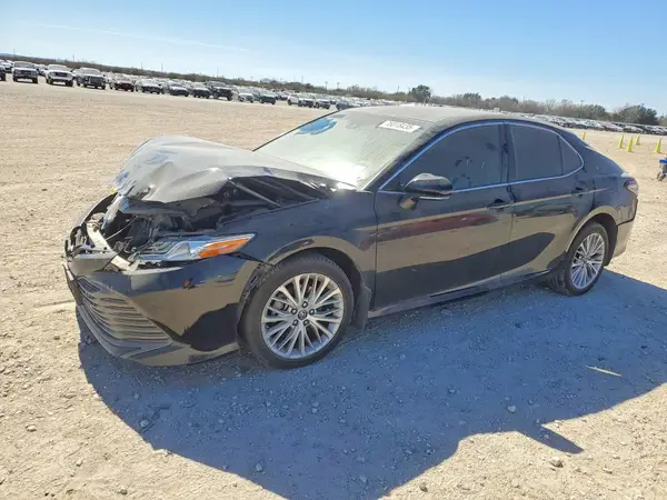 4T1B11HK8JU034646 2018 TOYOTA CAMRY - Image 1