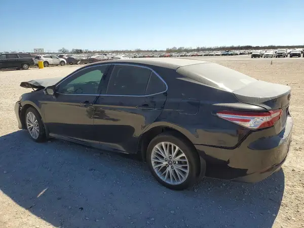 4T1B11HK8JU034646 2018 TOYOTA CAMRY - Image 2