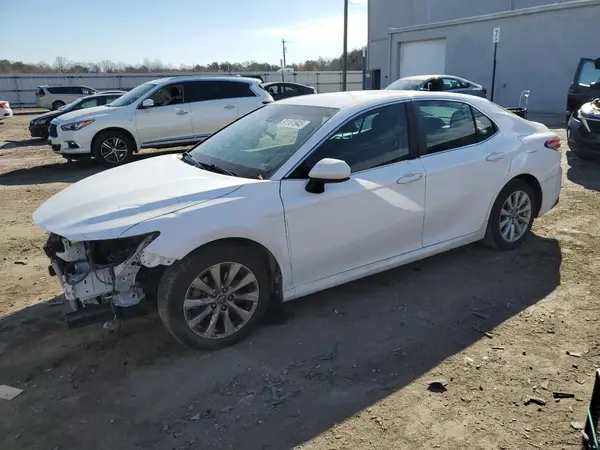 4T1B11HK8JU035103 2018 TOYOTA CAMRY - Image 1