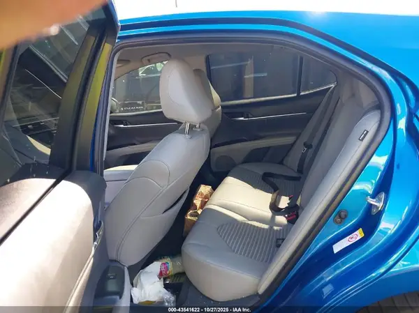 4T1B11HK8JU037031 2018 TOYOTA CAMRY - Image 8
