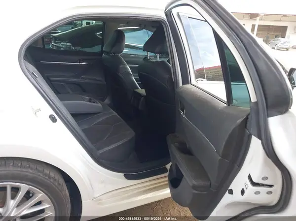4T1B11HK8JU037143 2018 TOYOTA CAMRY - Image 8