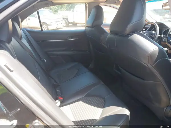 4T1B11HK8JU039992 2018 TOYOTA CAMRY - Image 8