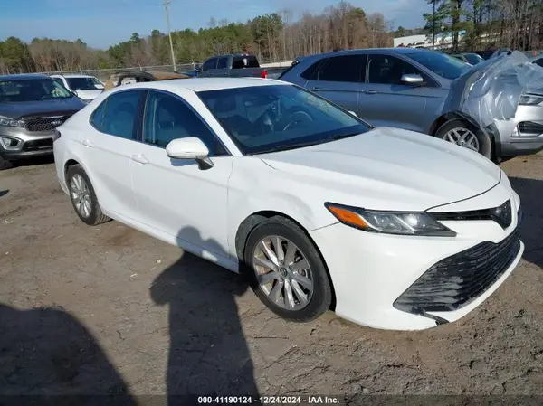 4T1B11HK8JU041452 2018 TOYOTA CAMRY - Image 1