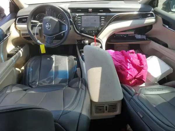 4T1B11HK8JU049194 2018 TOYOTA CAMRY - Image 8