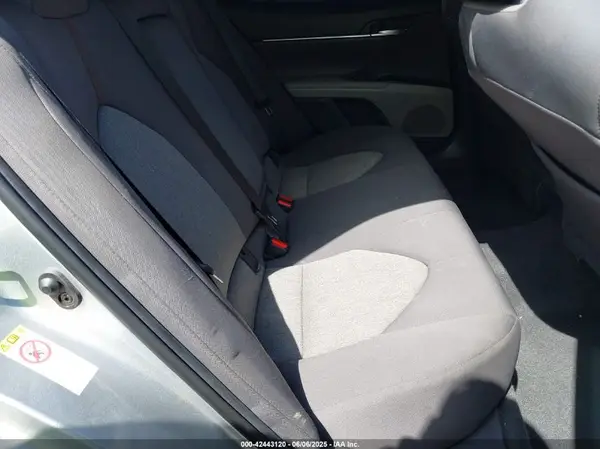 4T1B11HK8JU049230 2018 TOYOTA CAMRY - Image 8