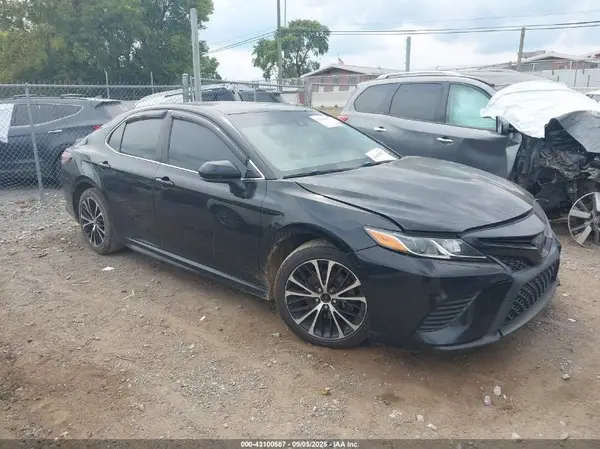 4T1B11HK8JU049759 2018 TOYOTA CAMRY - Image 1