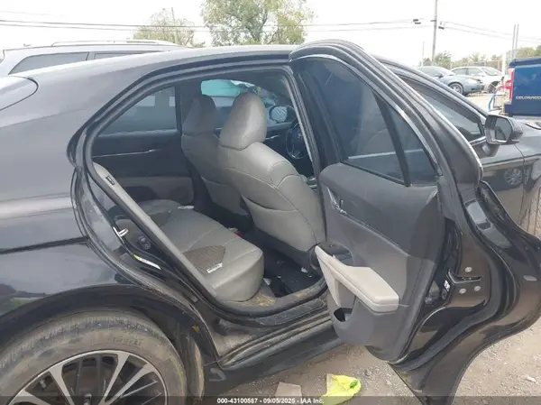 4T1B11HK8JU049759 2018 TOYOTA CAMRY - Image 8