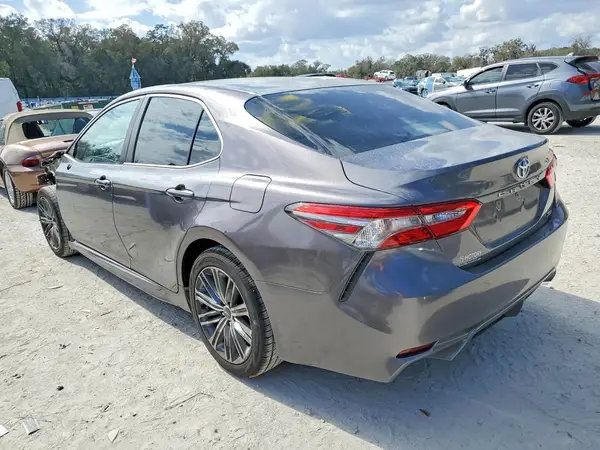 4T1B11HK8JU050619 2018 TOYOTA CAMRY - Image 2