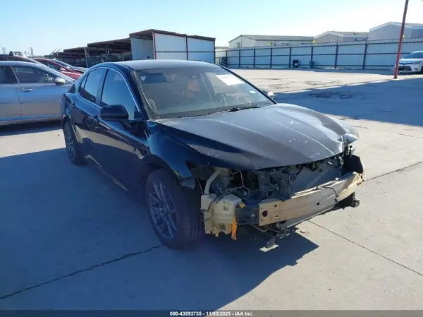 4T1B11HK8JU053746 2018 TOYOTA CAMRY - Image 1