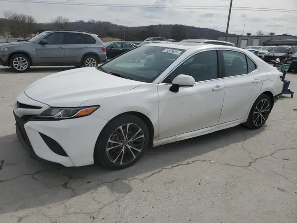 4T1B11HK8JU055075 2018 TOYOTA CAMRY - Image 1