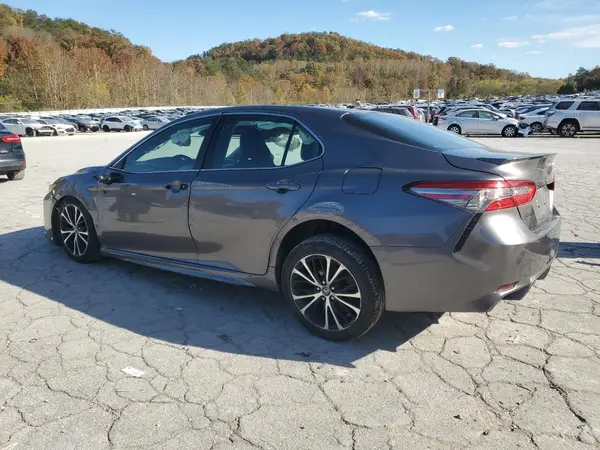 4T1B11HK8JU060163 2018 TOYOTA CAMRY - Image 2
