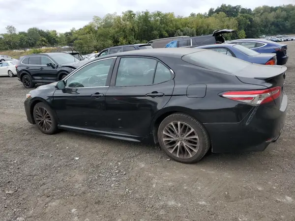 4T1B11HK8JU060244 2018 TOYOTA CAMRY - Image 2