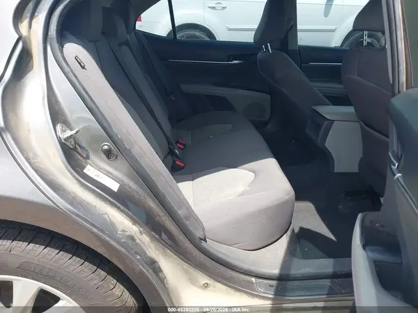 4T1B11HK8JU060681 2018 TOYOTA CAMRY - Image 8