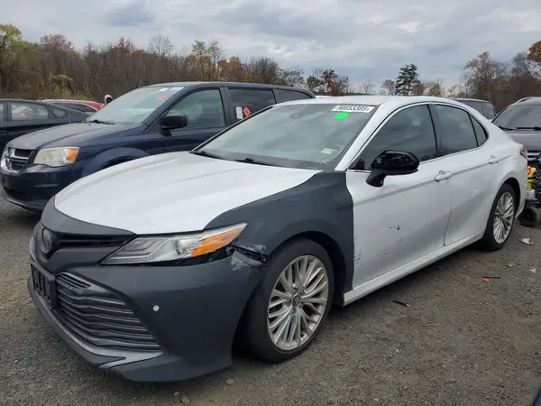 4T1B11HK8JU060714 2018 TOYOTA CAMRY - Image 1