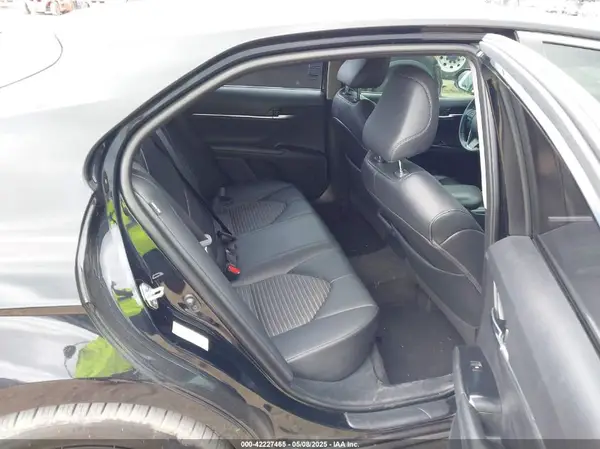 4T1B11HK8JU061295 2018 TOYOTA CAMRY - Image 8