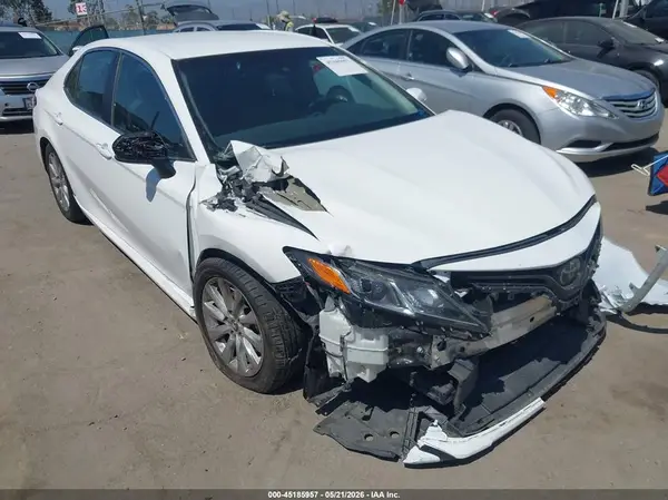 4T1B11HK8JU061555 2018 TOYOTA CAMRY - Image 1