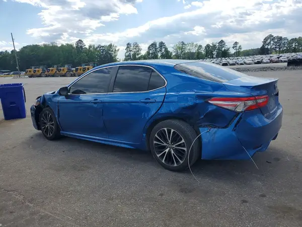 4T1B11HK8JU064617 2018 TOYOTA CAMRY - Image 2