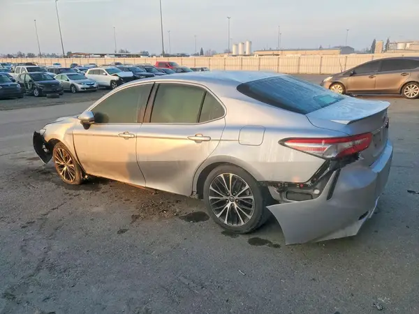 4T1B11HK8JU068036 2018 TOYOTA CAMRY - Image 2