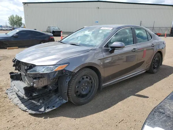 4T1B11HK8JU068229 2018 TOYOTA CAMRY - Image 1