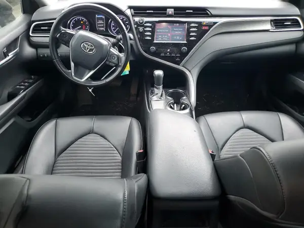 4T1B11HK8JU070563 2018 TOYOTA CAMRY - Image 8