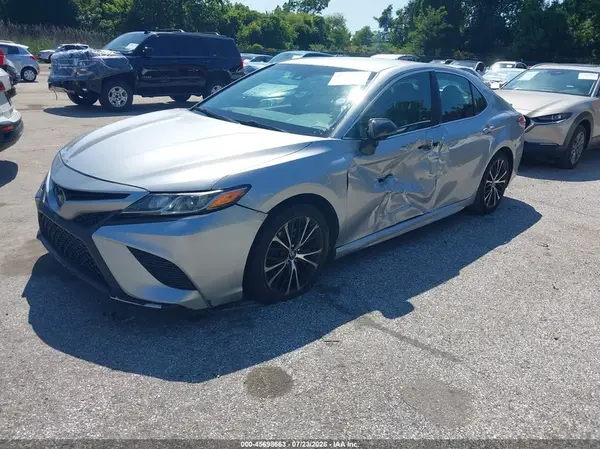 4T1B11HK8JU072359 2018 TOYOTA CAMRY - Image 2
